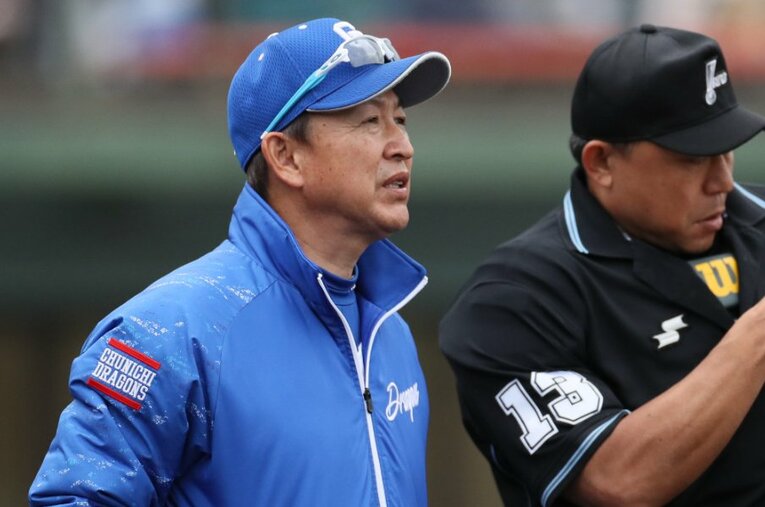 立浪監督の「鬼采配」の真意とは… ／ photograph by JIJI PRESS