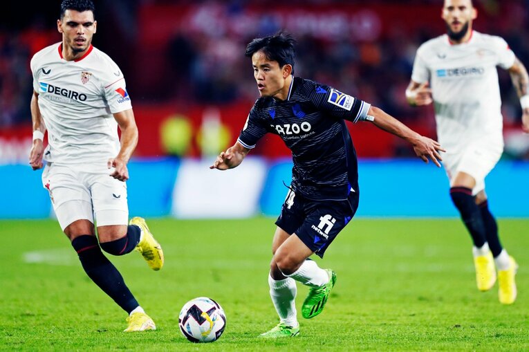 久保建英「脱臼ケガ明け緊急出場」を撮った…W杯へ頼もしい攻撃力と“激論”、気になるのは“ほぼ90分プレー時の疲労感”(50)