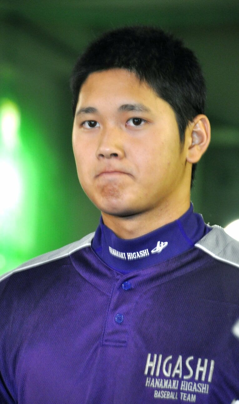 2012年のドラフト会議当日。日本ハムの指名を受けた大谷は、複雑な表情を見せる　©JIJI PRESS