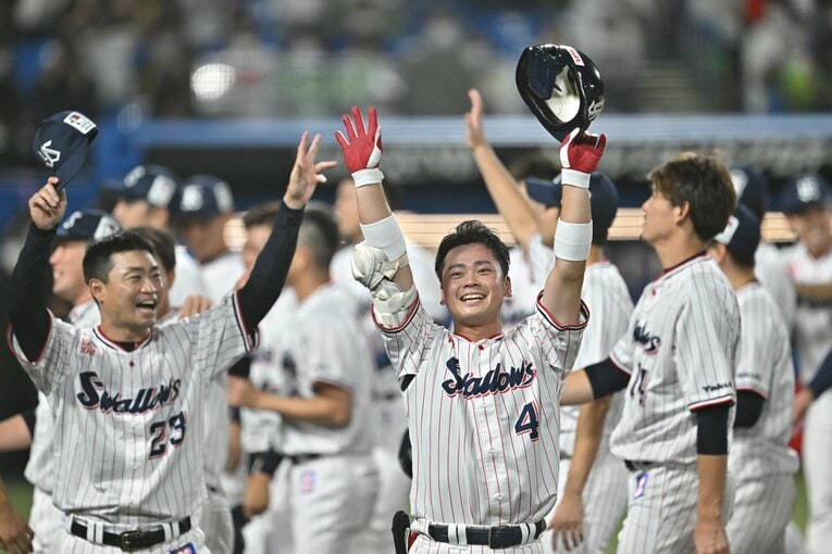 ルーキーからベテランまで仲が良く、常に明るいチームカラーはスワローズならでは　©Hideki Sugiyama