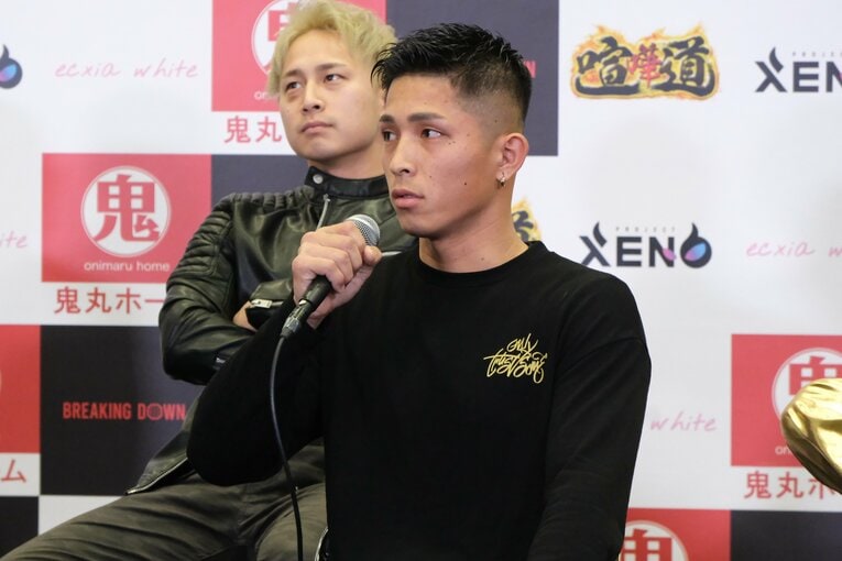 試合前日の会見で意気込みを語る外枦保　©Norihiro Hashimoto