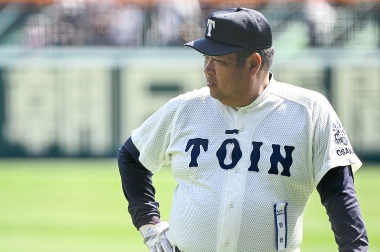 大阪桐蔭の西谷監督は「目標」だという門馬監督　©Nanae Suzuki