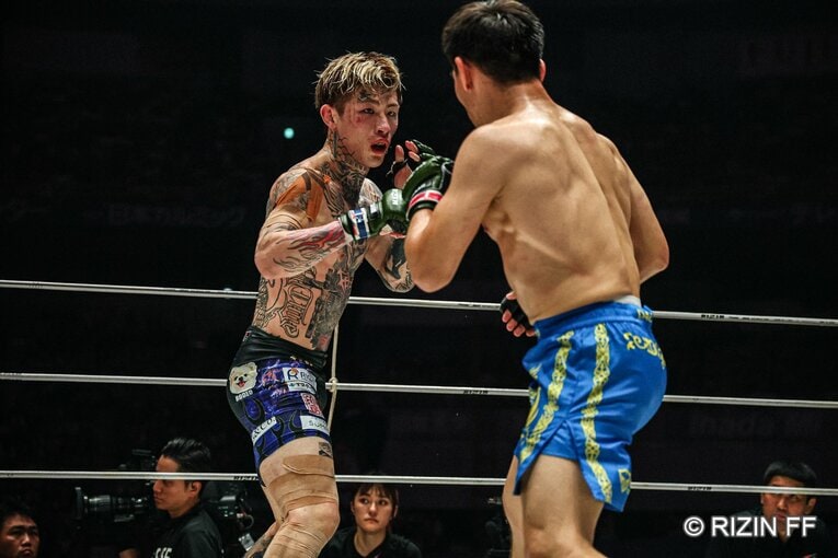 『超RIZIN.5』平本蓮vs.カルシャガ・ダウトベック　©RIZIN FF