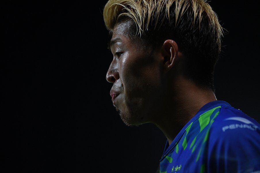 「目指しているのはもっともっと上」湘南・鈴木冬一、20歳の焦燥とは。<Number Web> photograph by J.LEAGUE