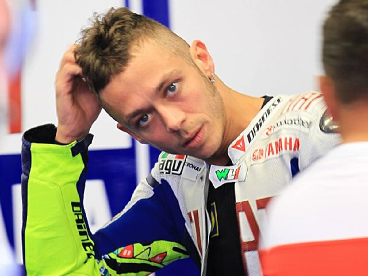大きな喪失感に包まれる 王者不在のグランプリ 重傷ロッシの転向はあるか Motogp Number Web ナンバー