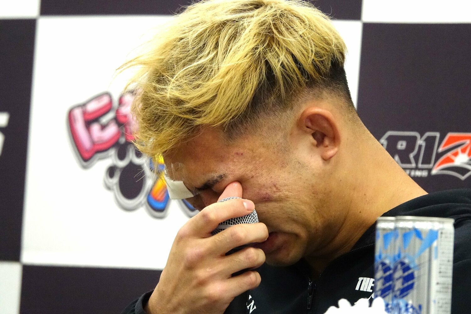 涙を流しながら「どうしても勝ちたかった」と繰り返したYA-MAN　©Koji Fuse