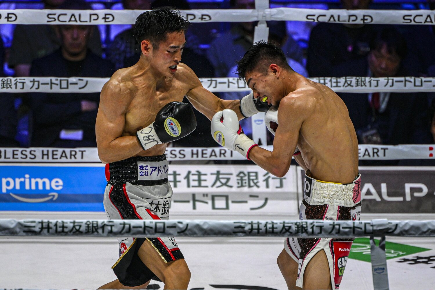 得意の距離よりも、あえて接近戦を選んだ西田 ©Takuya Sugiyama