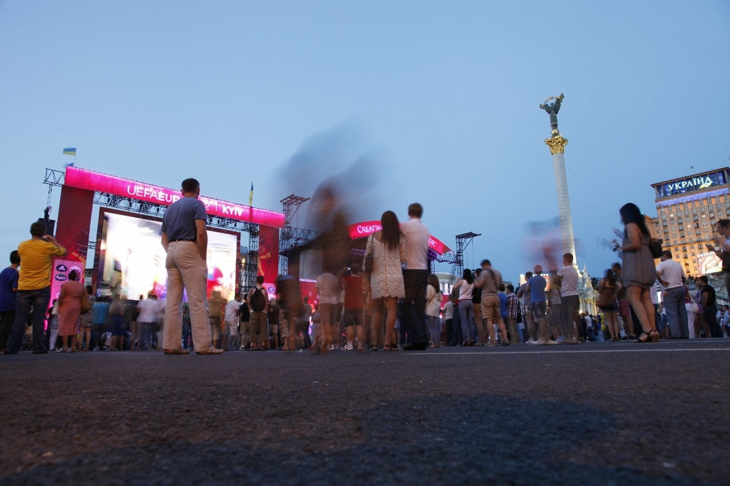 決勝が行われたキーウの独立広場に設置されたファンゾーンで　©Daisuke Nakashima