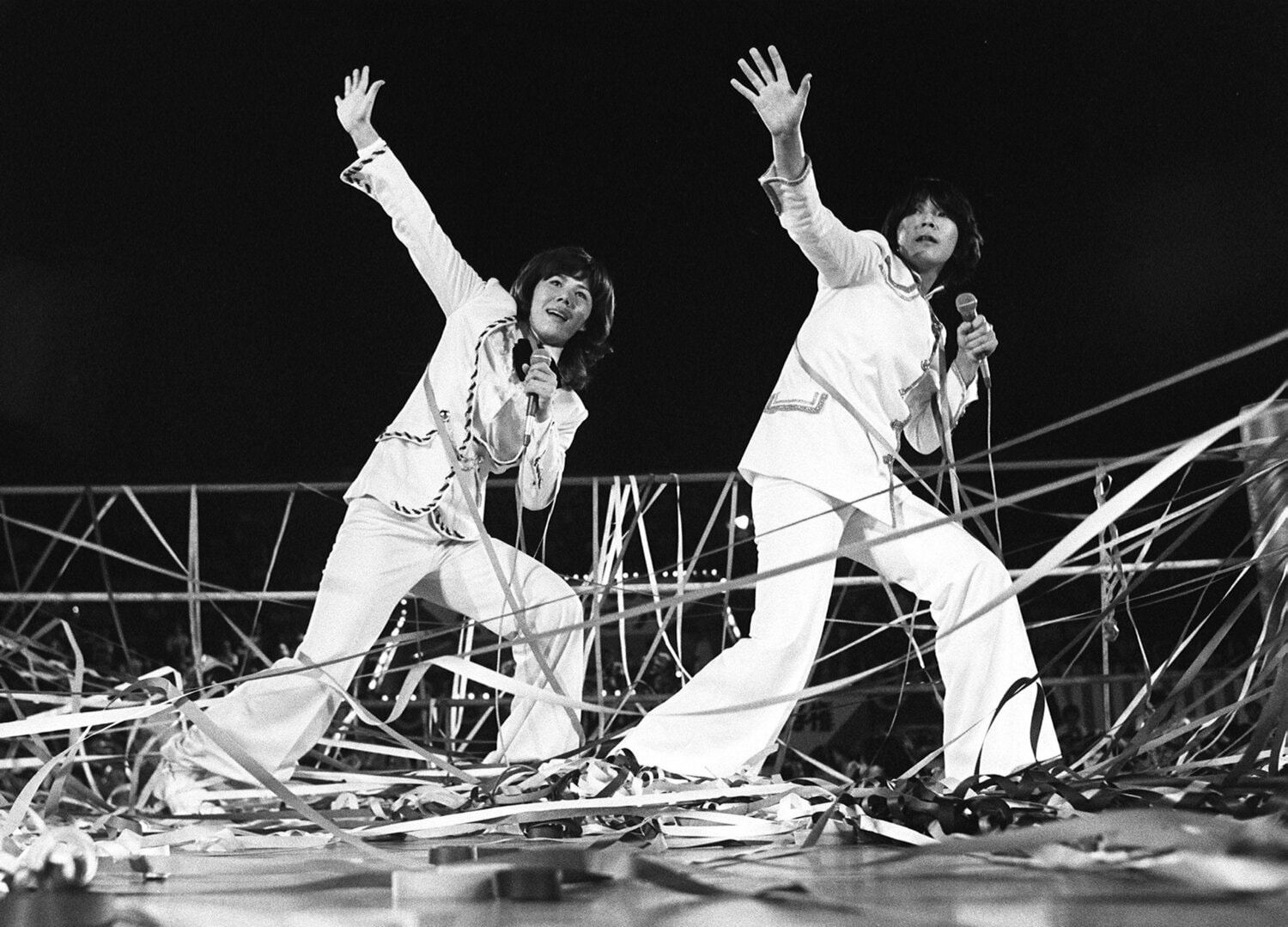 70年代に大ブームを巻き起こしたビューティ・ペア　©KYODO