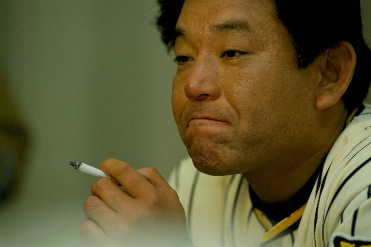 あの「江夏の21球」で知られる江夏豊。写真は1985年「たった一人の引退式」終了後に撮影　©BUNGEISHUNJU