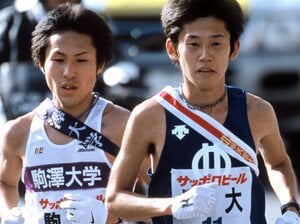 「何やってんだ、貴様！」名伯楽が激怒のワケは？ 25年前の箱根駅伝…“紫紺対決”最終盤で起きた超異例「2度の首位交代劇」ウラ話《箱根駅伝playback》