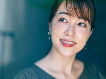 「ずっと家庭というものを私自身が欲していた」フジ人気女子アナ・本田朋子30歳が結婚＆退社を決意した理由「孤独で涙をこらえる夜もありました」＜Number Web＞ photograph by Kiichi Matsumoto