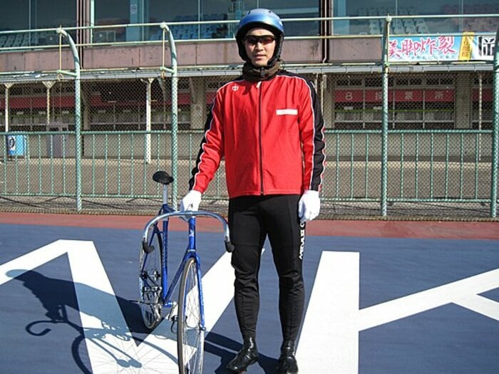 河野淳吾/競輪 「走る場所をピッチからバンクへ」<Number Web> photograph by Satoshi Ashibe