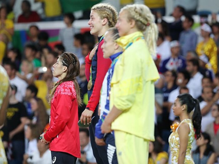 盆と正月がいっぺんにやってきた？プチ鹿島8月のスポーツ新聞時評。＜Number Web＞ photograph by JMPA