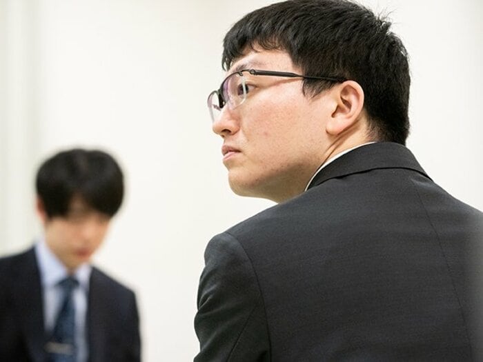「あえて寝不足です…ハハハ」永瀬拓矢が旧知の記者に語った“80分の本音”藤井聡太に負けても「まだまだ強くなれる」なぜ明るい口調なのか<Number Web> photograph by Nanae Suzuki