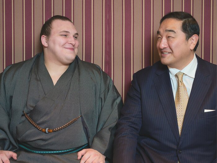 「ふたりで飲みだすと止まらなくなる」“阿吽の呼吸”で大関復帰を目指す安青錦と安治川親方の挑戦「あくまでも優勝を狙っていきます」＜Number Web＞ photograph by Yuki Suenaga