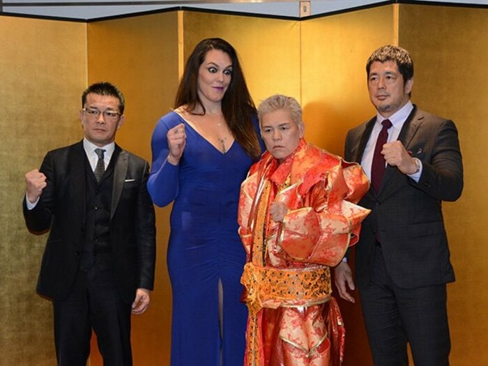 神取忍や小池栄子の夫を飛び道具に。RIZINに潜む、年末格闘技の矜持。<Number Web> photograph by Munehiro Hashimoto
