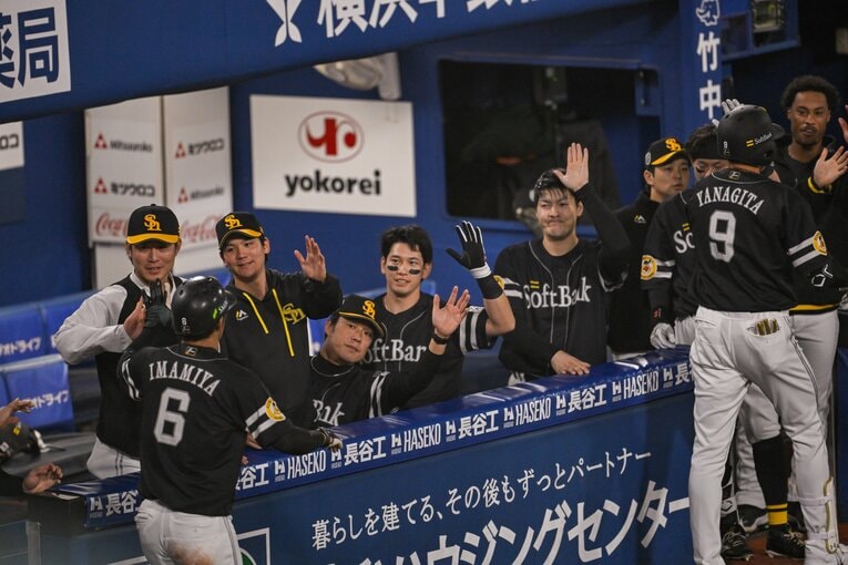 日本シリーズ第6戦、柳田悠岐が反撃のホームランを放つ　©︎Nanae Suzuki