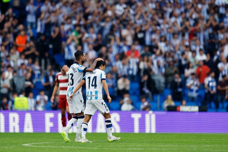 久保建英2ゴールでソシエダスタッフ「なんて日だ！」“動画には映らない”タケの喜怒哀楽…ナゾの“16メッセージ”は本人談「ヒミツです」(23)