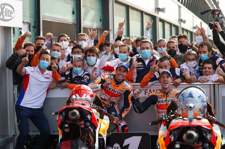 photograph by Satoshi Endo