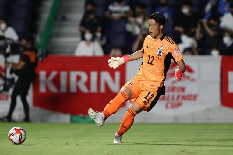 板倉が驚いたというGK谷の肉体。確かに強靭なふくらはぎの持ち主だ　©︎Masashi Hara/Getty Images