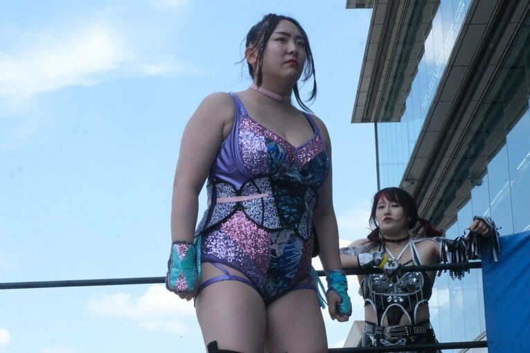 「やせたら可愛いのに」世間の声との闘い…“プラスサイズモデル”も務める女子レスラー・まなせゆうなの思い「ありのままの自分を愛せばいい」(65)