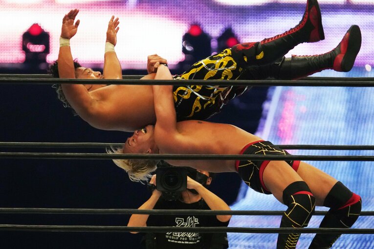 オカダのジャーマンスープレックス