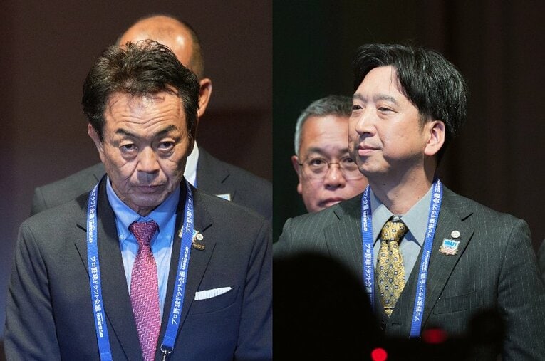 ドラフト会場入りする巨人・水野雄仁編成本部長（左）と阪神・藤川球児監督 ／ photograph by Yuki Suenaga
