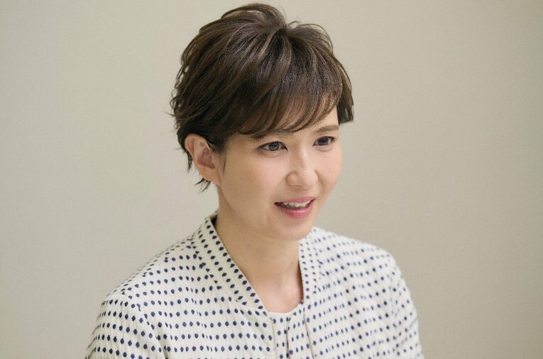フリーキャスター徳永有美さん。23年前、テレビ朝日のスポーツ番組で栗山英樹さんとコンビを組んだ。“侍ジャパン監督の素顔”を明かす ／ photograph by Yuki Suenaga