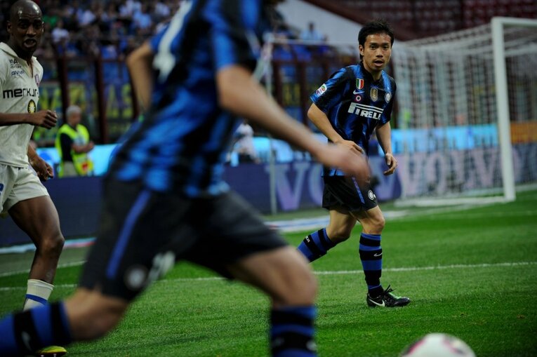 インテル時代の長友　©Sports Graphic Number