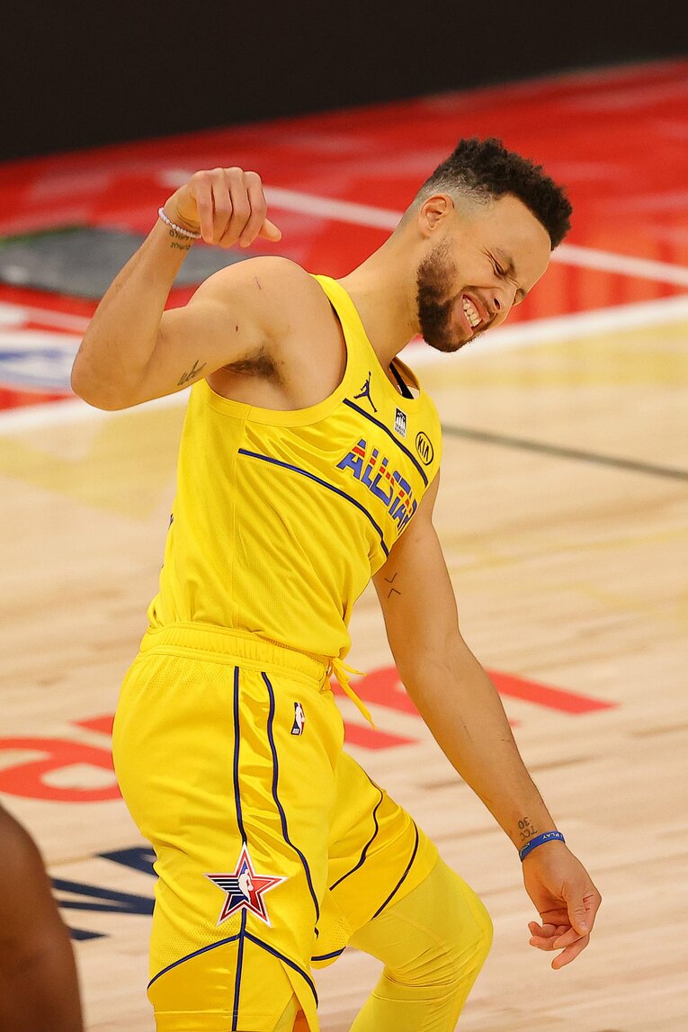 8本の3ポイントシュートを決めたステフィン・カリー　©Getty Images