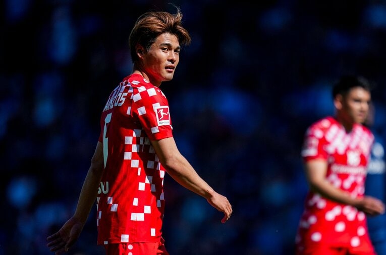 今季のブンデスリーガ走行距離1位というダイナモぶりを見せた佐野海舟。ついに日本代表に復帰した彼の評判をマインツ現地で集めた ／ photograph by Getty Images