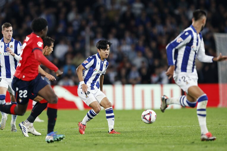 「クボ先発じゃないの？ 何でか知らないけど」驚く相手ファン…久保建英はキレキレでも「監督の采配後、表情と流れが…」カメラマンは現地で見た(10)