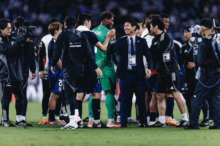 【計30枚超：“テレビに映らない”日本代表ブラジル戦歴史的初勝利】ニッコニコの森保監督…写真はまだまだ続きます　©Kiichi Matsumoto