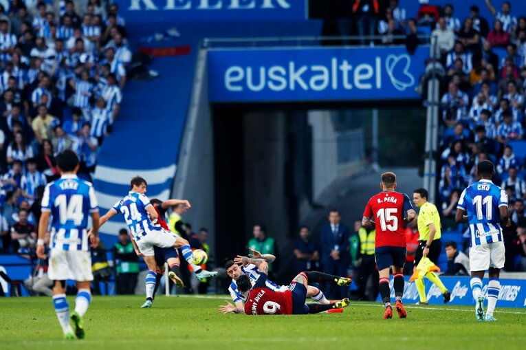 「TAKE 14」ユニ少年の期待に応えて…前髪イメチェン久保建英のW杯後ソシエダ初戦「ゴールへの気迫＋守備」を撮った〈写真多数〉(22)