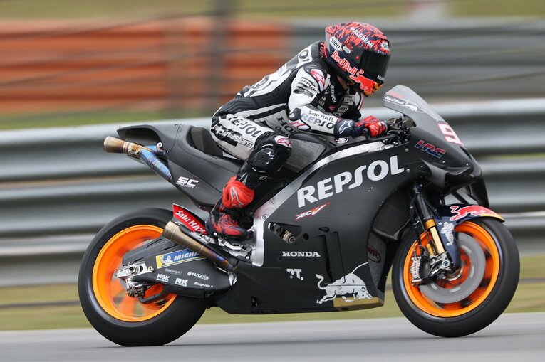 photograph by Satoshi Endo