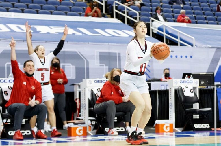 3月5～7日のACCトーナメントで今野は3試合全てに出場し平均5.3得点。FG成功率77.8％、3P成功率50.0％と高確率でシュートを決めた ／ photograph by University of Louisville Athletics