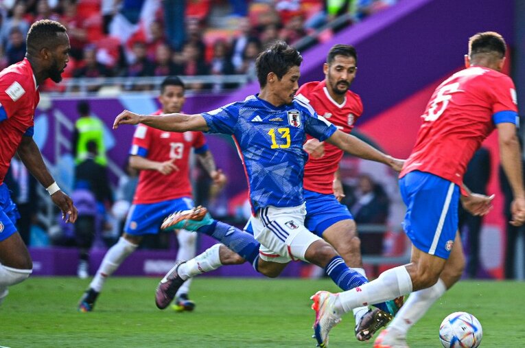 コスタリカ戦でW杯デビューした守田英正。高校時代は“無名選手”だったという守田はどんな方法でステップアップしていったのか？ ／ photograph by Takuya Sugiyama／JMPA