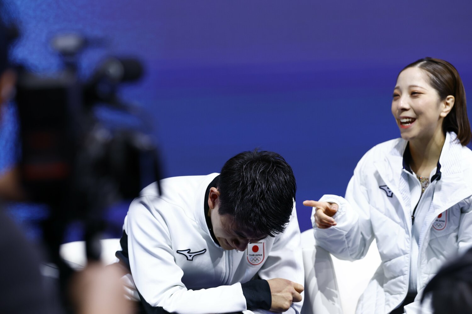 優勝が決まりまた涙を流す木原と、笑顔の三浦 ©Sunao Noto/JMPA