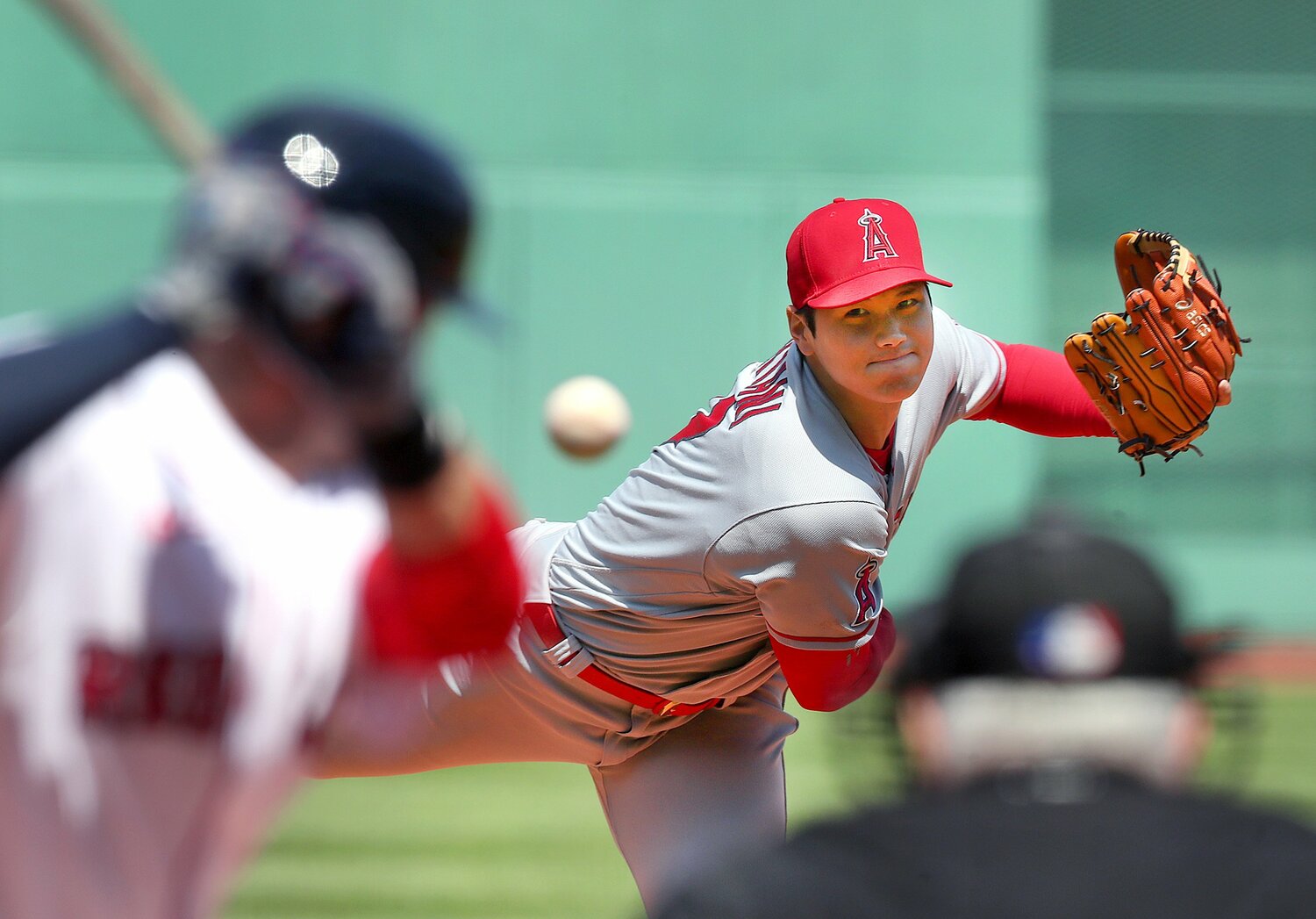 レッドソックス主砲DJ・マルチネスとの対戦シーン。ベンチでマルチネスは大谷の投球を熱く語った　©Getty Images