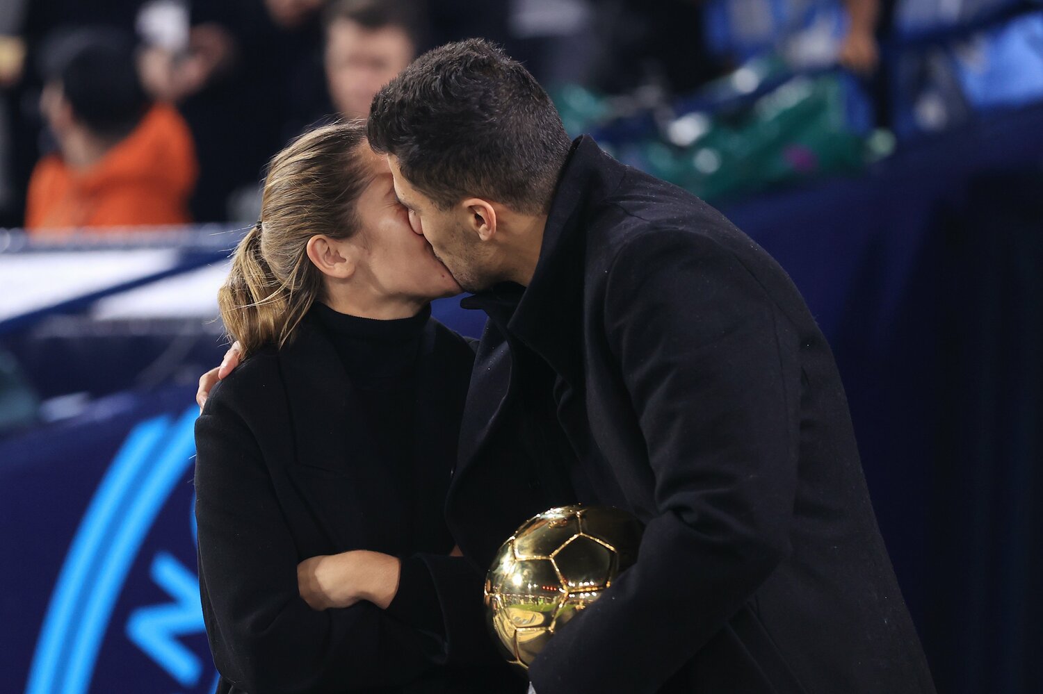 愛妻とのキス ©Getty Images