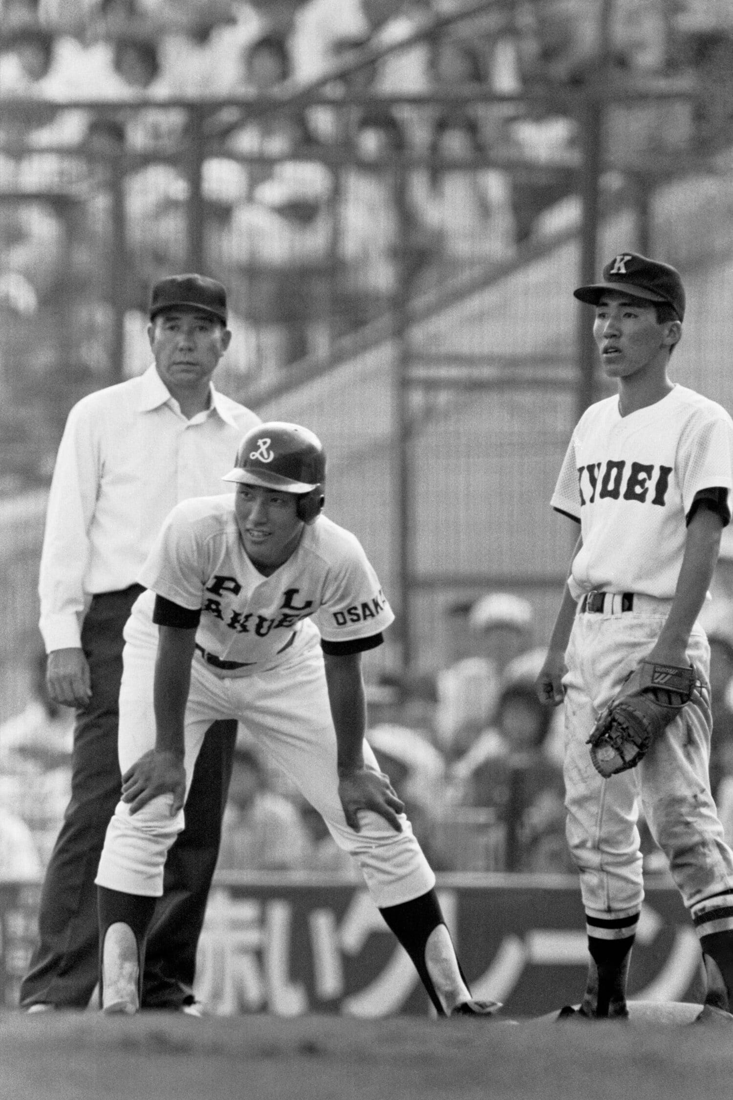 1試合で3本塁打を放った1984年夏の享栄戦。一塁上で笑顔の清原和博 ©Katsuro Okazawa/AFLO