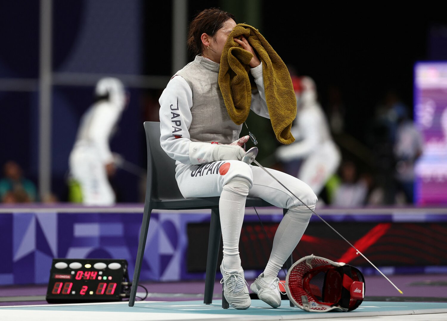 7月28日、個人戦の初戦で敗れた東晟良　©AFP/JIJI PRESS