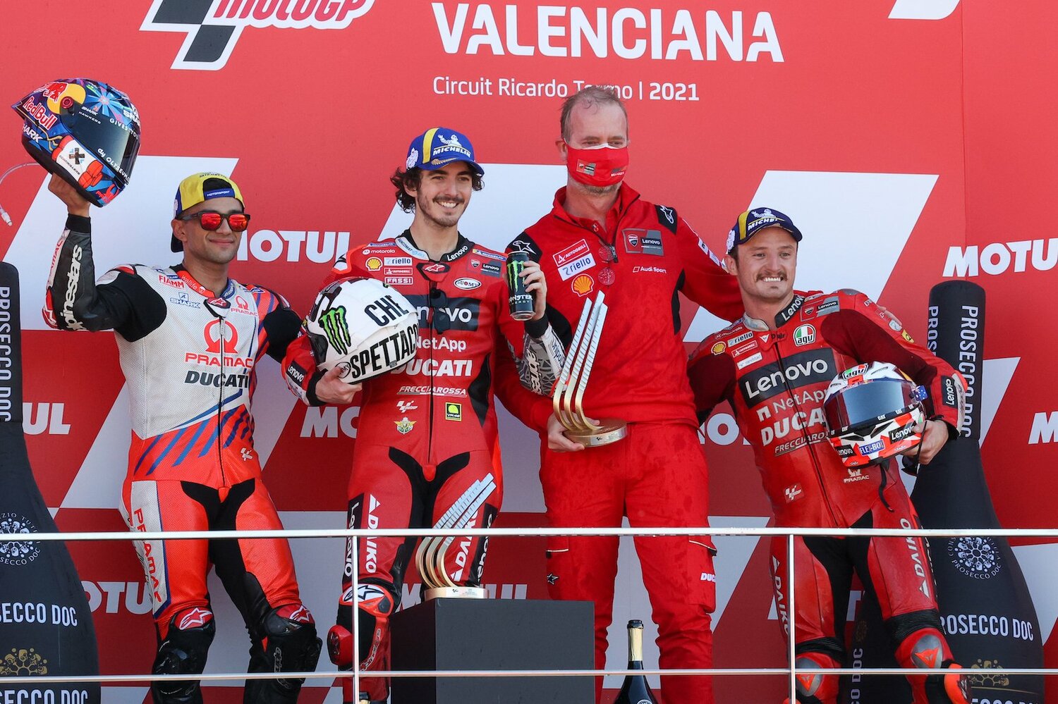 バレンシアGPで表彰台を独占したドゥカティ勢。左からマルティン、バニャイア、(ひとり飛んで)ミラー