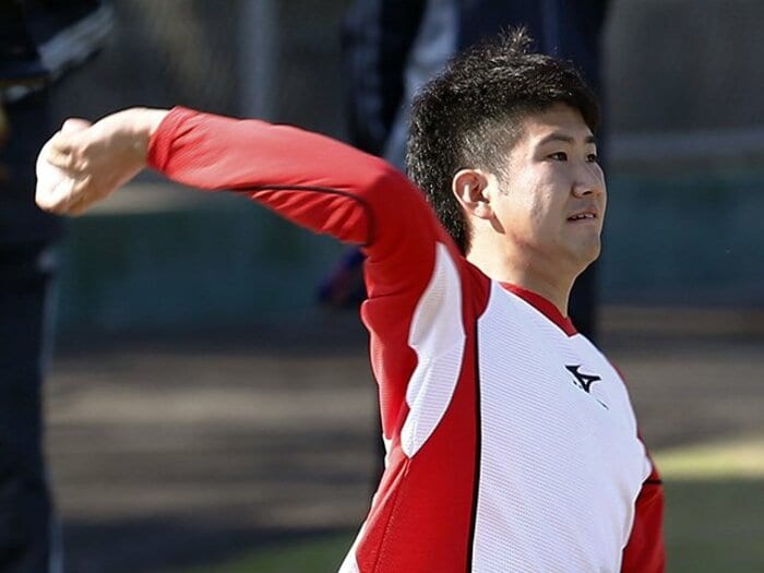 スピードガンとの勝負はしない!巨人ルーキー菅野は上原の後を継ぐ。<Number Web> photograph by Kyodo News