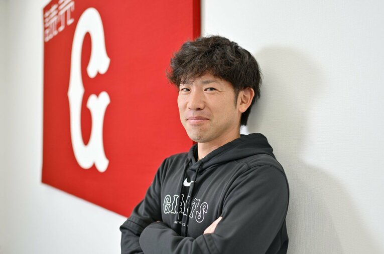 育成強化部DAチームを牽引する古川祐樹チーフ。07年のドラフト3巡目で巨人に入団したが、一軍では結果を残せず、12年限りで現役引退した ／ photograph by Hideki Sugiyama