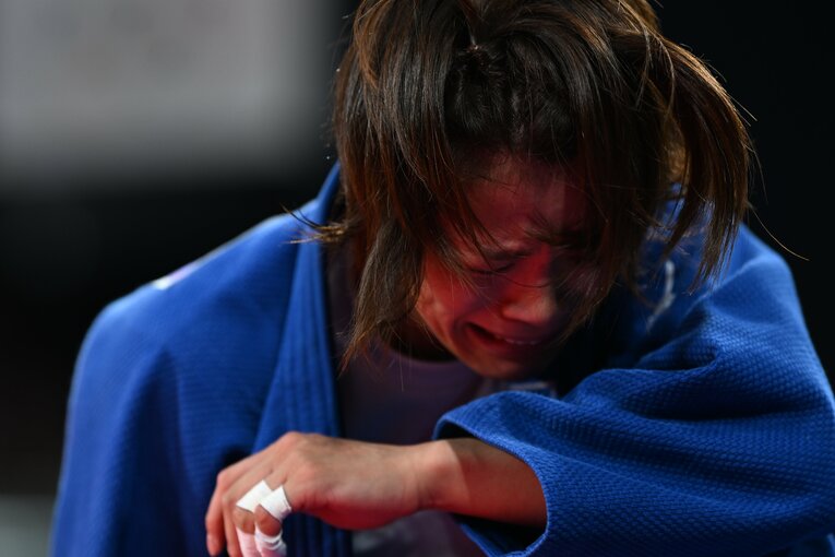 【号泣】畳を降りた直後から涙が止まらなくなった【5枚目／全6枚】　©Naoya Sanuki／JMPA