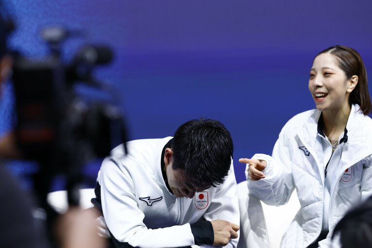 優勝が決まりまた涙を流す木原と、笑顔の三浦　©Sunao Noto／JMPA