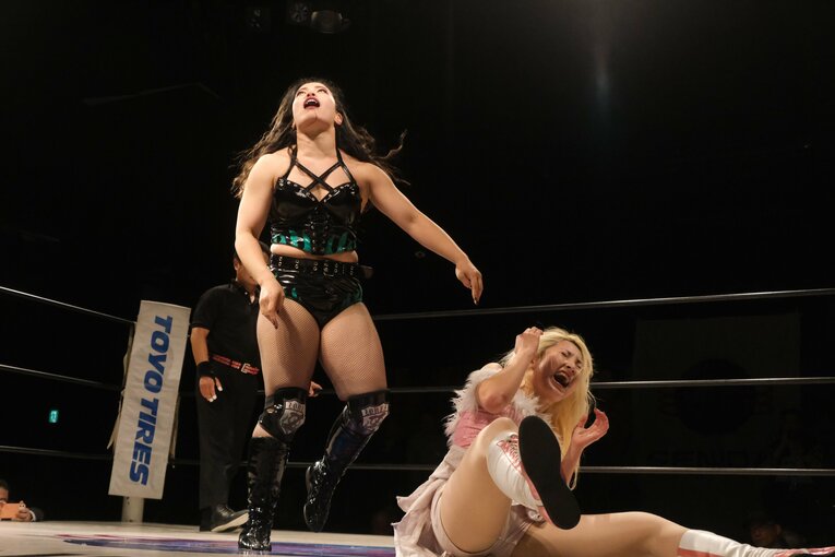 「圧倒される肉体美」を目指す新人女子プロレスラー…コンテストにも出場するZONESが語る“理想像”「実は体重が10kg減ったんです」(17)