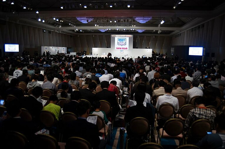 毎年驚きの指名が起こるドラフト会議。スカウトがひそかに注目する「甲子園未出場の高校生」は誰？ ／ photograph by Yuki Suenaga